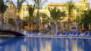 Poollandschaft in einem Urlaubshotel Kanaren Gran Canaria pool of a hotel Canary Islands Gran Ca