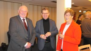 Kreispräsident Helmuth Ahlers (links), MdB Ralf Stegner, Stv. Kreispräsidentin Elke Schreiber
