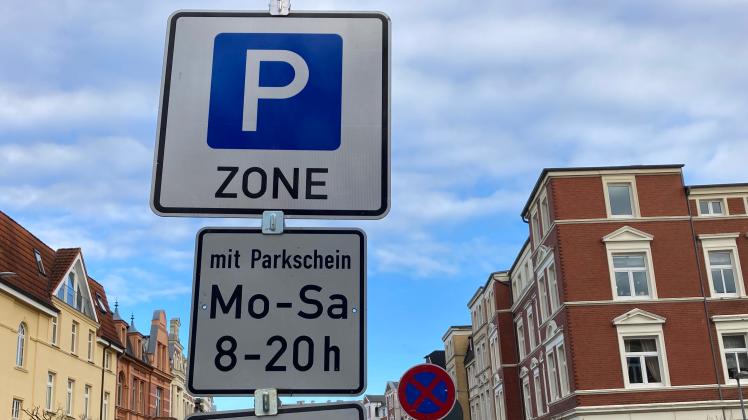 Schwerin: Müssen Autobesitzer fürs Parken bald nachts zahlen?