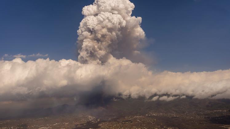 Forscher untersuchen Vulkanausbruch auf La Palma