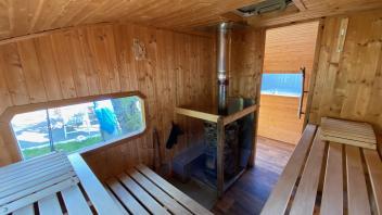 Auch in einem umgebauten Wohnwagen kann man in Rostock eine Sauna finden. 
