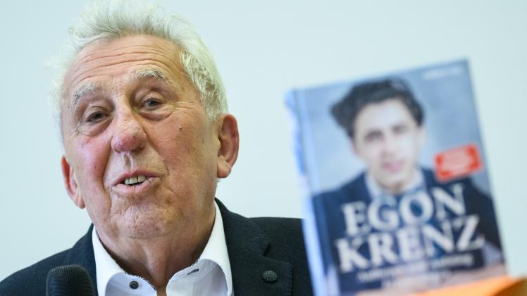 Ex-DDR-Staatschef Egon Krenz stellt Biografie vor