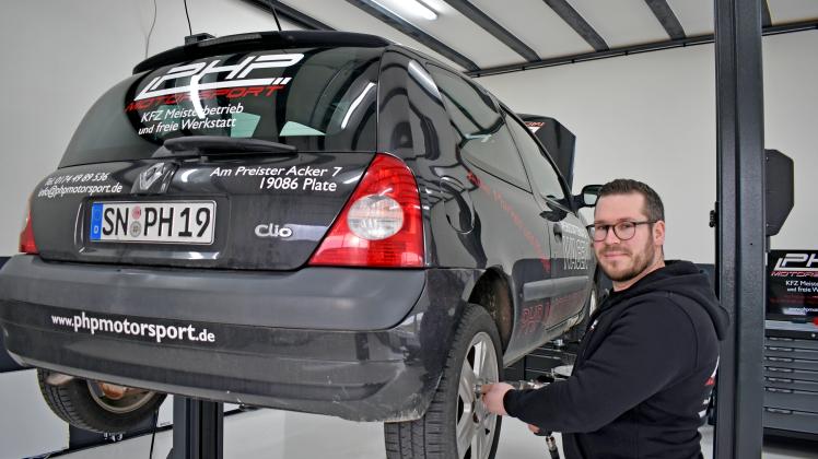 Nicht nur Reifen wechseln steht auf dem Portfolio bei Philipp Pagel von PHP Motorsport. Alle Arbeiten rund ums Auto erledigt der Kfz-Meister in seiner eigenen Werkstatt. 