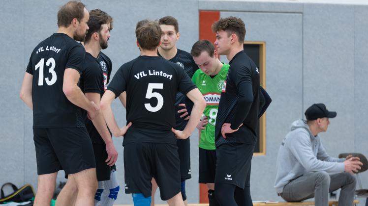 RL N/W - Herren - 22/23 - Volleyball - VfL Lintorf vs.  MTV Hildesheim