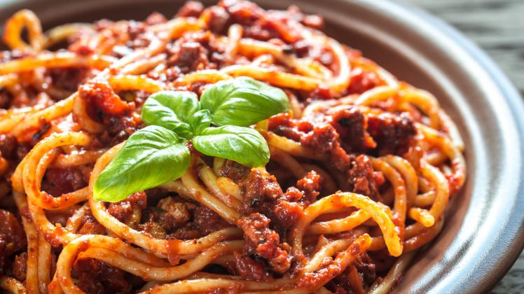 Spaghetti with bolognese sauce (Alex9500)