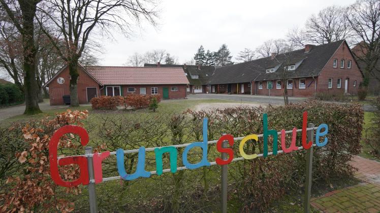 Das Umfeld der Grundschule Rastdorf bietet sich auch für einen Soccerplatz an. 