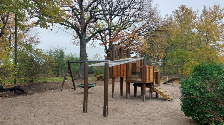 Der erneuerte und aufgearbeitete Kinderspielplatz in Horst befindet sich im Zentrum dieses Ortsteiles der Gemeinde Nostorf. 
