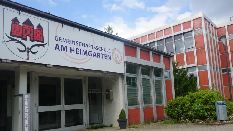 Das alte Schulgebäude des Schulzentrums Am Heimgarten soll abgerissen werden. Die Stadt plant einen Neubau.
