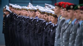 Feierliche Vereidigung von Soldatinnen und Soldaten