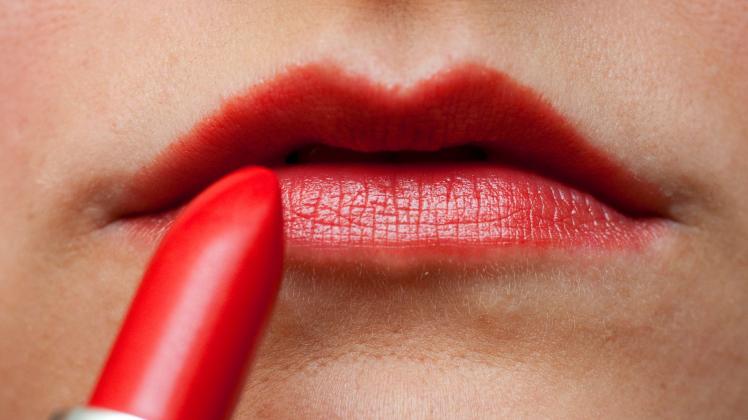 Rote Lippenstifte können schädliche Stoffe enthalten