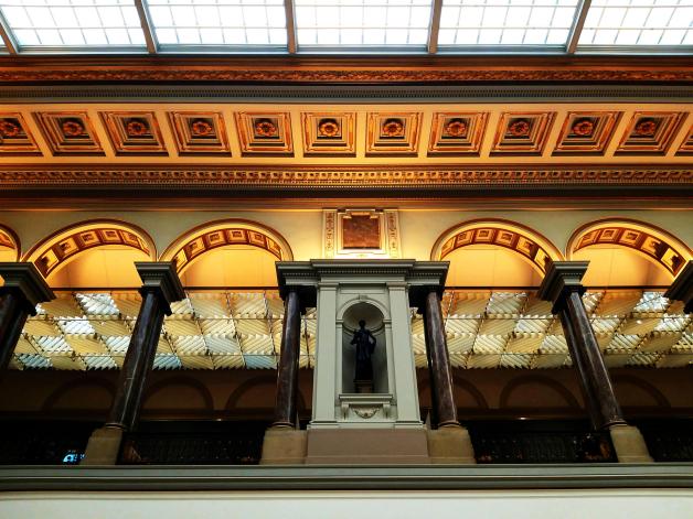 Die Königlichen Museen der Schönen Künste (frz. Musées royaux des Beaux-Arts de Belgique) beherbergen die Gemälde- und Skulpturensammlungen des belgischen Staates. 