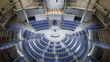 Bundestag berät über umstrittene Wahlrechtsreform