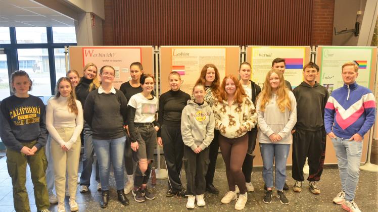 Ausstellung „Was ist LGBTQ?“ der Schüler und Schülerinnen des Greselius-Gymnasiums in Bramsche