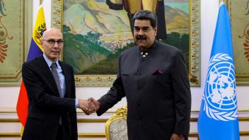 Volker Türk mit Nicolas Maduro