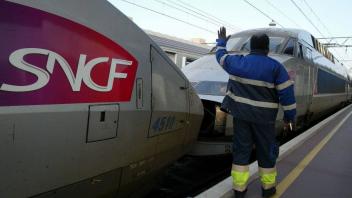 Frankreichs Eisenbahner legen Schienenverkehr lahm