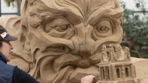 «Zurück ins Mittelalter» - Sandskulpturen-Ausstellung in Prora