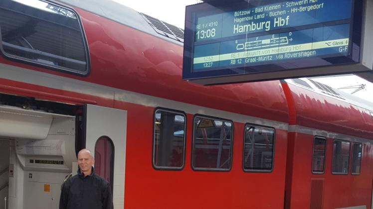 Mit dem RE1 ist Wolfgang Matuschek in 12 Minuten von Rostock aus in Schwaan und umgekehrt. 