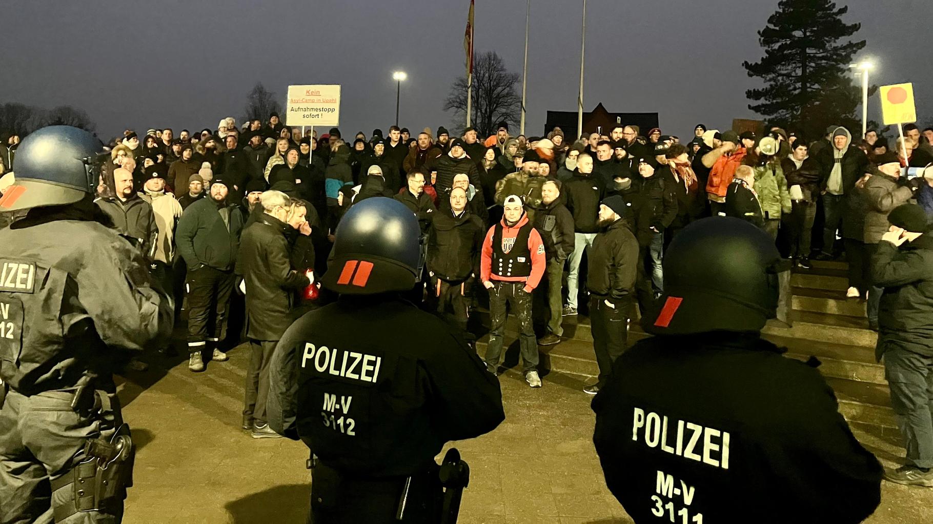 Kreistag will Oldenburg und Pegel wegen Upahl herbeizitieren – neue Demo geplant