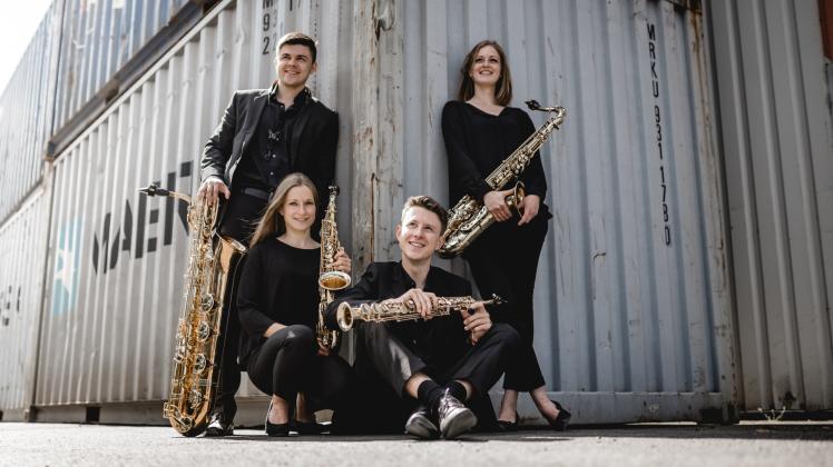 Das „Multiphonic Quartett“; Von links: Luca Winkmann (Baritonsaxophon), Olivia Nosseck (Altsaxophon), Silas Kurth(Sopransaxophon), Katrin Ticheloven (Tenorsaxophon)
