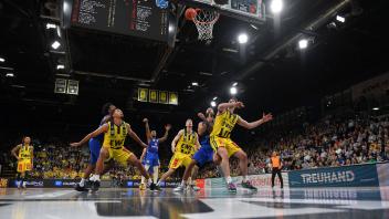 GER, Basketball, easy Credit-BBL, EWE Baskets Oldenburg vs Syntainics MBC / 14.01.2023, EWE Arena, Oldenburg, GER, easy 