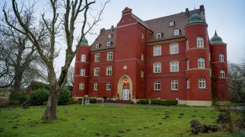Schloss Spyker auf. der Insel Rügen, ein Unternehmen aus  möchte das Areal zum Familienhotel entwickeln. 31.01.2023 Foto Volker Bohlmann