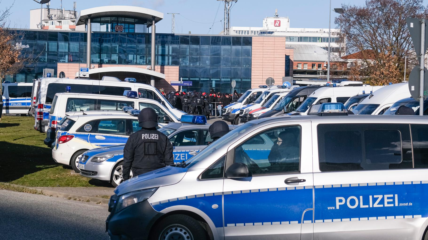 Polizei bereitet sich auf Risikospiel im Rostocker Ostseestadion vor