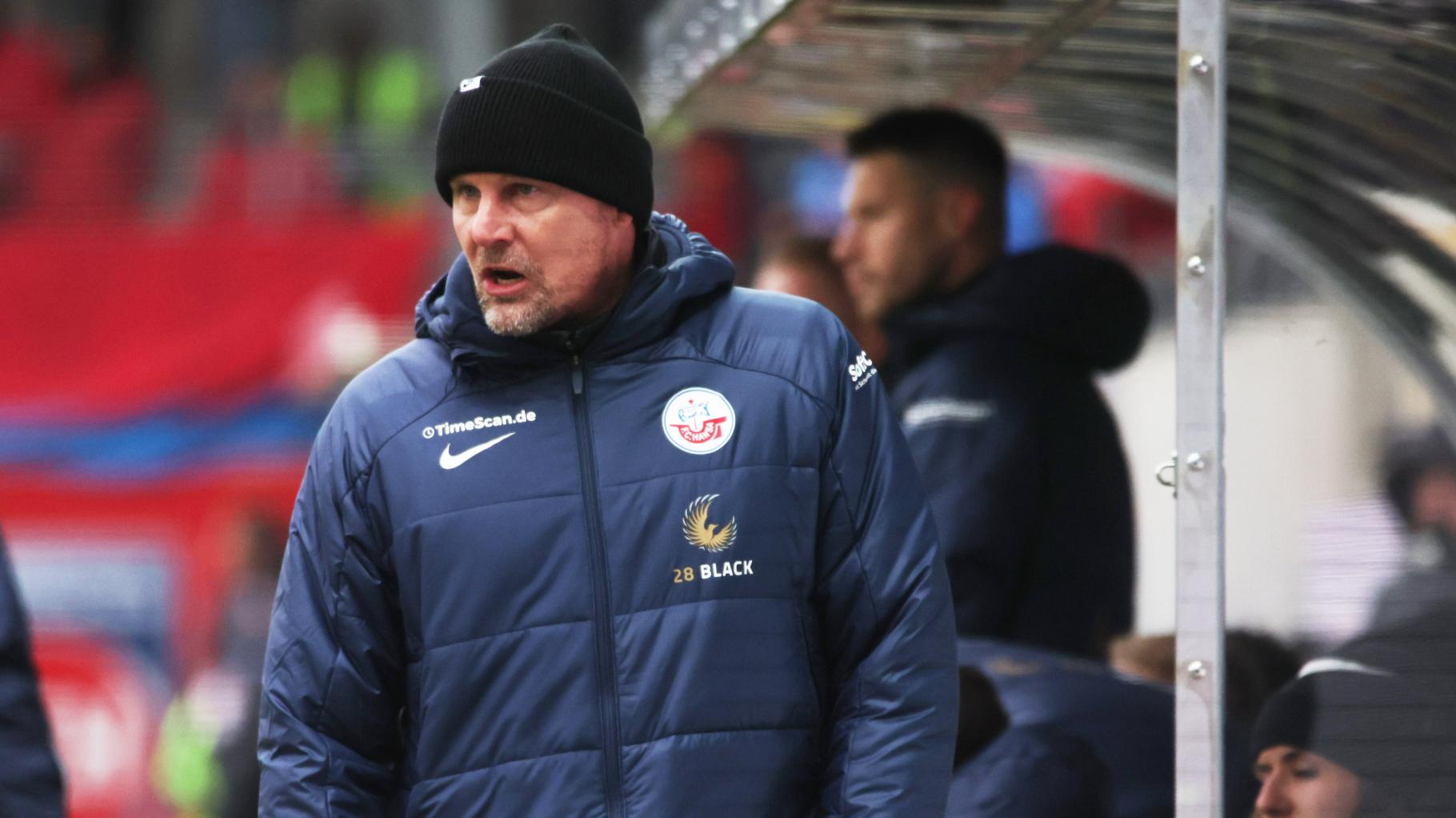 Martin Pieckenhagen nimmt die Spieler des FC Hansa in die Pflicht