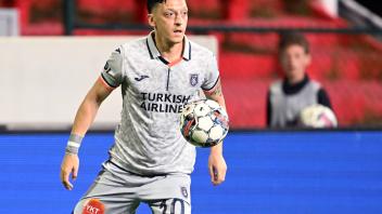 ANTWERP - Mesut Ozil of Istanbul Basaksehir during the UEFA Conference League play-off match between Royal Antwerp FC an