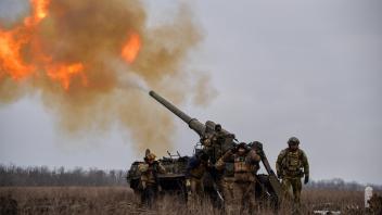 February 5, 2023, Ukraine: Ukrainian artillery teams fire Pions toward Russian positions in Bakhmut. Artillery continues