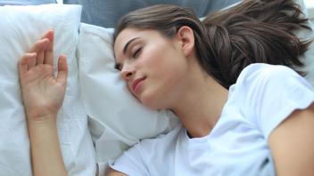 Young attractive woman sleeping in bed at home Young attractive woman sleeping in bed at home Copyright: xx 42761854