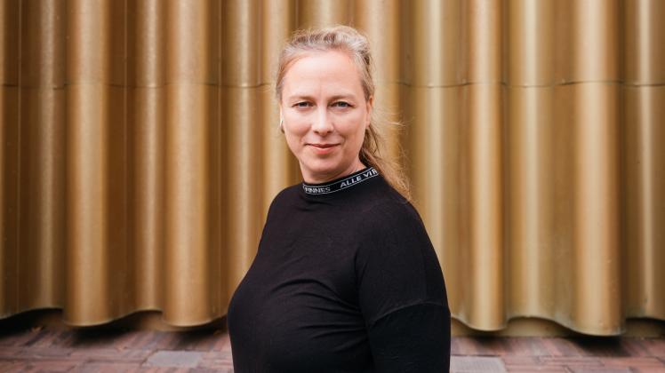Nina Gühlstorff, Hausregisseurin für Öffnungsprojekte am Mecklenburgischen Staatstheater