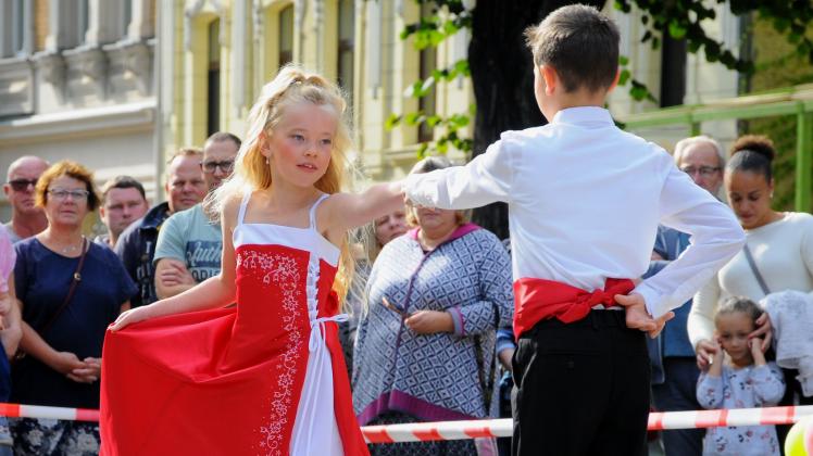 Nicht nur sehr informativ, sondern auch kulturell: Auf die Besucher des Wittenberger Bürgerempfanges warten einige Programmpunkte. Darunter auch die Tanzschule Schier-Rösel.