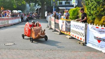 Ein Bild aus dem Jahr 2014: Nach neun Jahren soll das legendäre Seifenkistenrennen nach Busdorf zurückkommen.