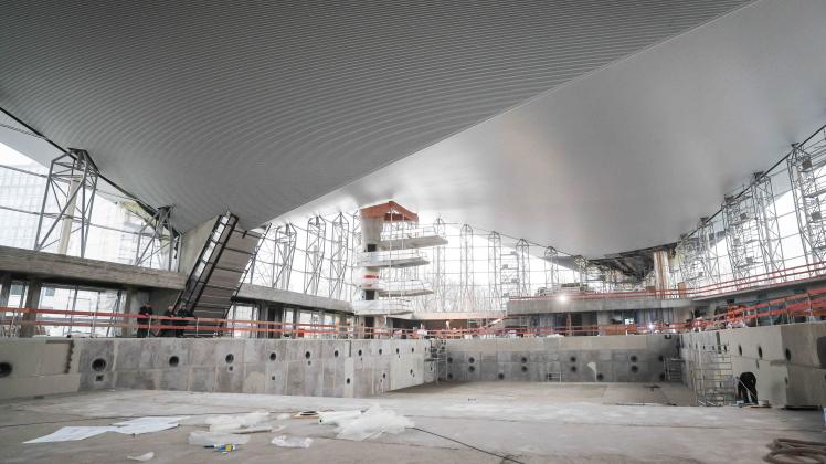 Rundgang über die Baustelle der Alster-Schwimmhalle