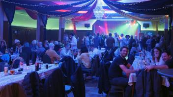 Gut gefüllter Saal im Gasthaus Zum grünen Hof bei einer der Kohlpartys im Januar: Ob es auch eine Spargelparty bei Menkens geben wird, steht noch nicht fest.