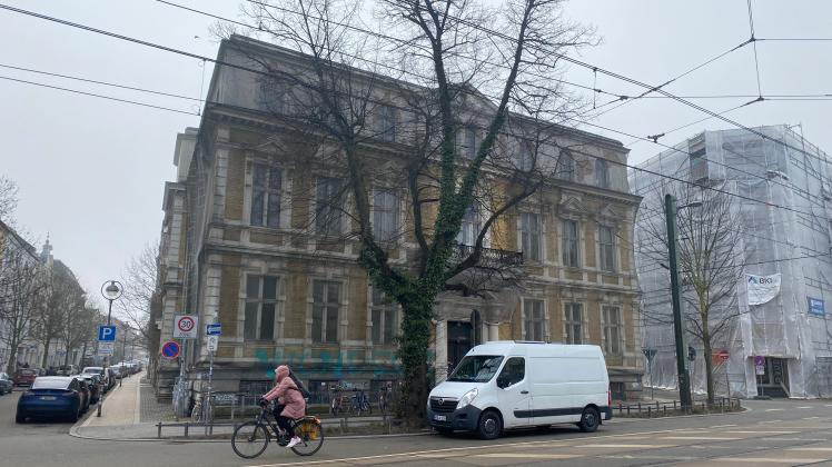 Seit 2028 steht die alte Villa in der Wismarschen Straße 8 in Rostock leer.