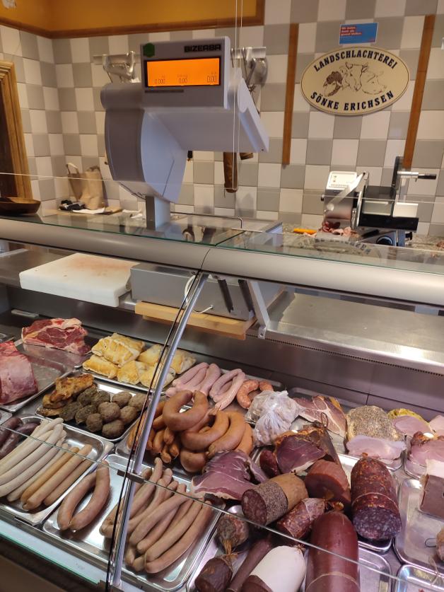 Bei Fleischerei Erichsen in Brekling gibt es seit 1887 Regionales Bei Fleischerei Erichsen in Brekling gibt es seit 1887 Regionales