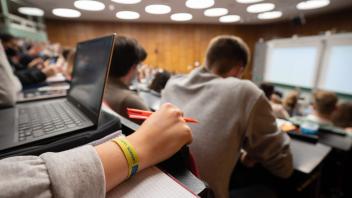 Vorlesungsbeginn Uni Hannover