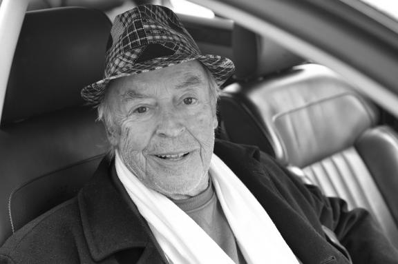 Schlagersänger Tony Marshall (16. Februar): Berühmt geworden war der Entertainer 1971 mit dem Lied „Schöne Maid“. Die letzten Jahre hatte sich der Risiko-Dialyse-Patient aus der Öffentlichkeit mehr oder weniger zurückgezogen. Er starb nach langer Krankheit im Alter von 85 Jahren im Kreise seiner Familie. Schlagersänger Tony Marshall ist tot