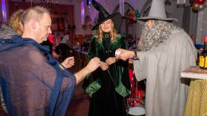 So ausgelassen feierten die Aktiven des Neuhauser Carneval Clubs mit ihren Anhängern der fünften Jahreszeit. 