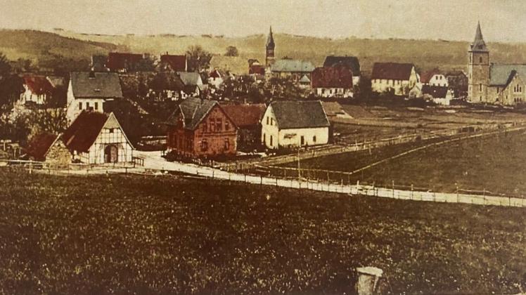 Diese alte Ansicht des alten Kirchspiels zeigt Schledehausen von der Südseite.