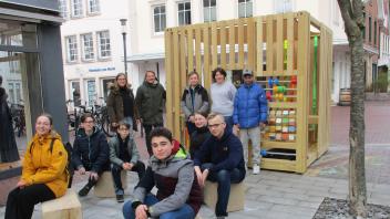 Neuer Spielwürfel eingangs der Burgstraße in Lingen. Organisiert vom Kinder- und Jugendparlament.