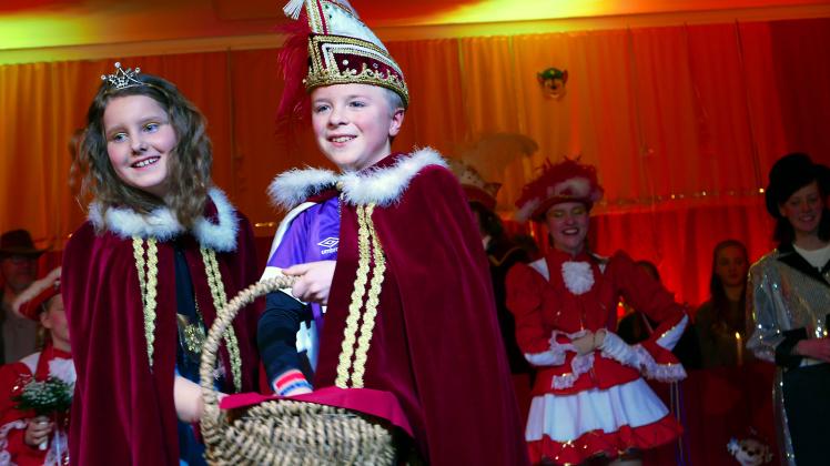 Prinzessin Mia I und Prinz Jonas I im Februar 2023, Kinderkarneval OKV
