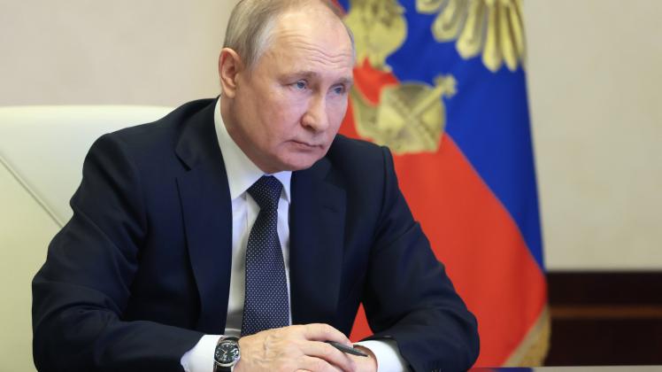 Russia Putin Gazprom Anniversary 8372981 17.02.2023 Russian President Vladimir Putin attends an event marking the 30th a