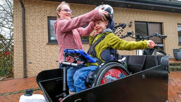 Konstantin Lockhorn (7) mit Palizaeus-Merzbacher-Syndrom nimmt an einer medizinischen Studie teil