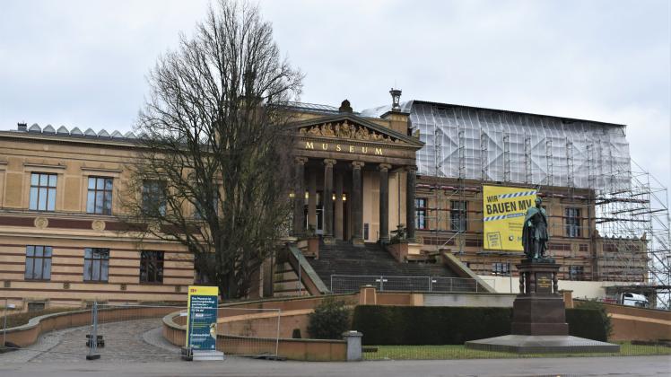 Das Staatliche Museum am Alten Garten ist geschlossen. Das 140 Jahre alte Gebäude wird umfassend saniert.
