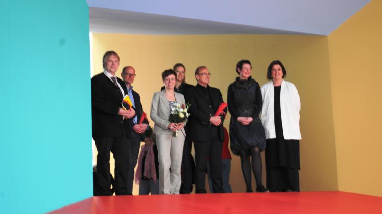 Ein riesiges Kunstwerk, das man betreten durfte, von Sarah Pelikan (rechts) war im Jahr 2012 in der Kunsthalle zu sehen. Im Sommer wird wieder etwas von dieser Künstlerin in Lingen zu sehen sein. 