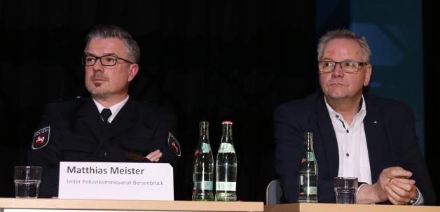 Matthias Meister (links) und Kreisrat Winfried Wilkens vom Landkreis Osnabrück. Matthias Meister (links) und Kreisrat Winfried Wilkens vom Landkreis Osnabrück.