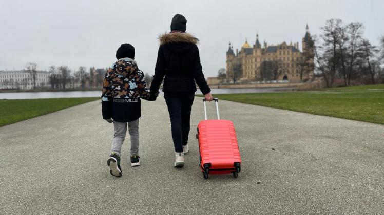 Vor allem Kinder leiden unter häuslicher Gewalt in MV. Deswegen fordern die Frauenhäuser Unterstützung bei der Betreuung der Kleinen vom Land MV. 