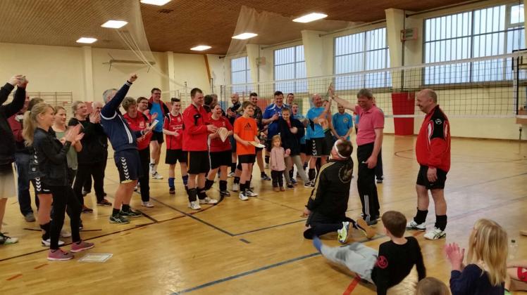 In Schlagsdorf darf demnächst wieder gejubelt werden. Denn am 4. März findet dort das 8. Volleyball-Midedturnier statt. Es wird von der Schule und der SG Schlagsdorf organisiert.